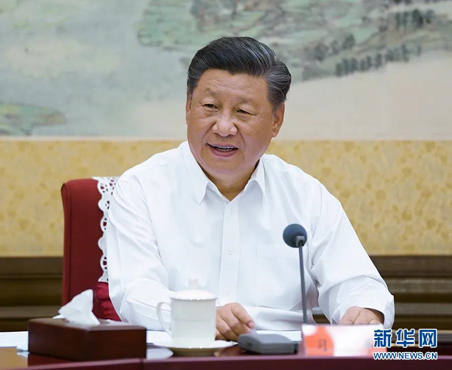 習(xí)近平在經(jīng)濟社會領(lǐng)域?qū)<易剷系闹v話(圖4) 23-200RG35F2927.jpg