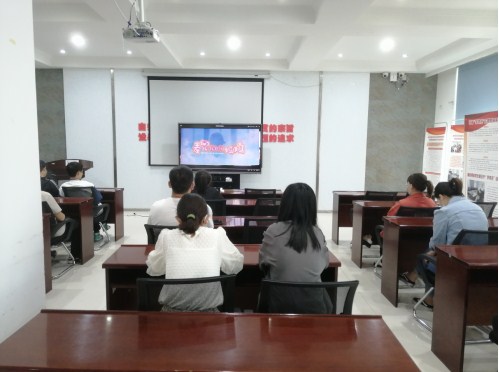 【筑巢·女性力量】中信藍海企業(yè)集團定邊分公司婦委會舉行“濃情五月 感恩母親”觀影活動(圖3) 24-22050GKJ5302.jpg